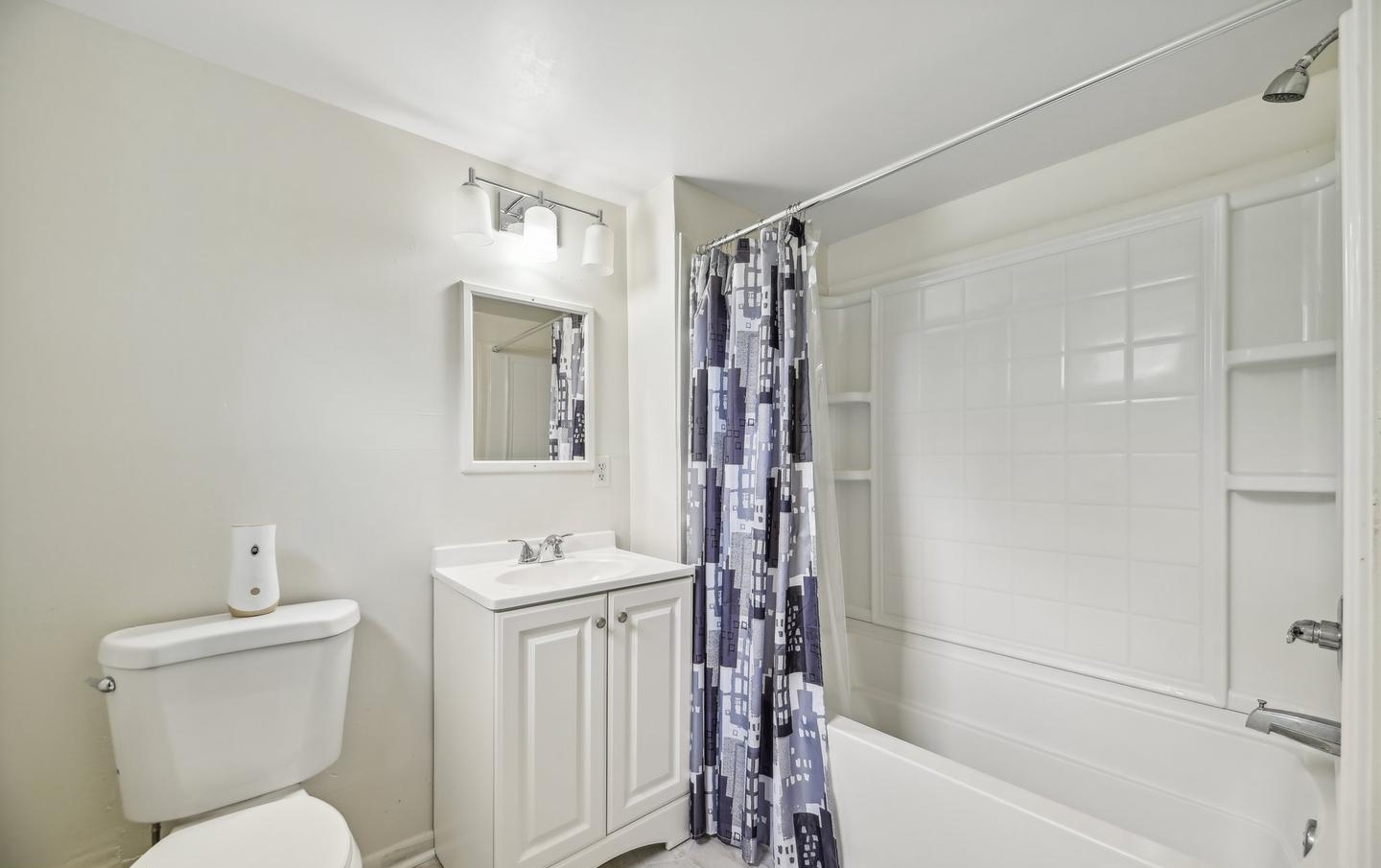 5800 Delta Ln, Suitland, MD