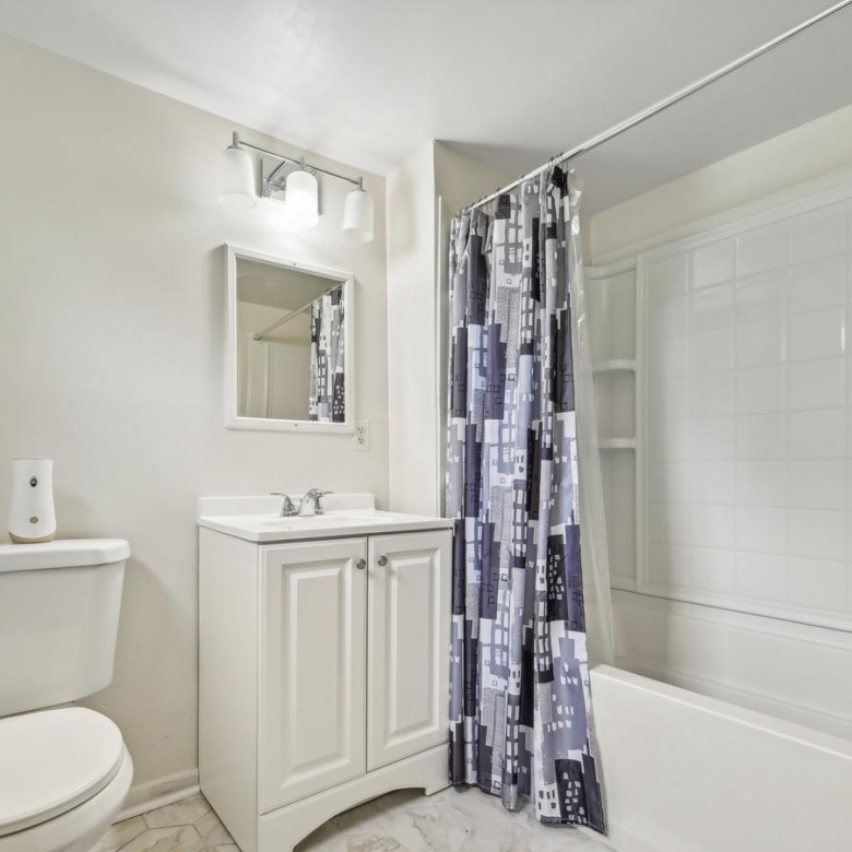 5800 Delta Ln, Suitland, MD