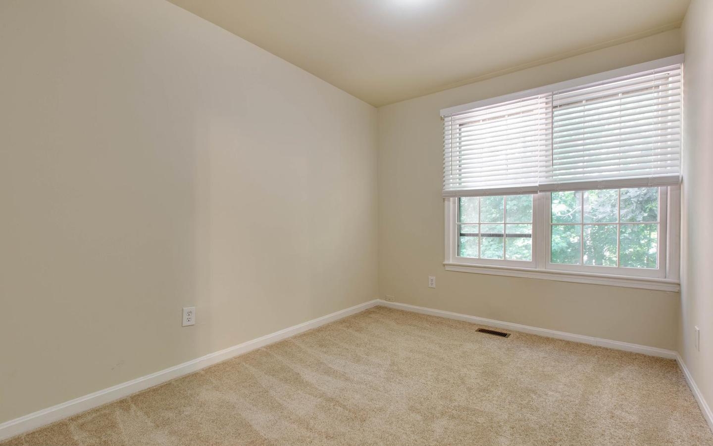20235 Maple Leaf, Gaithersburg, MD