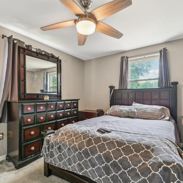 5800 Delta Ln, Suitland, MD
