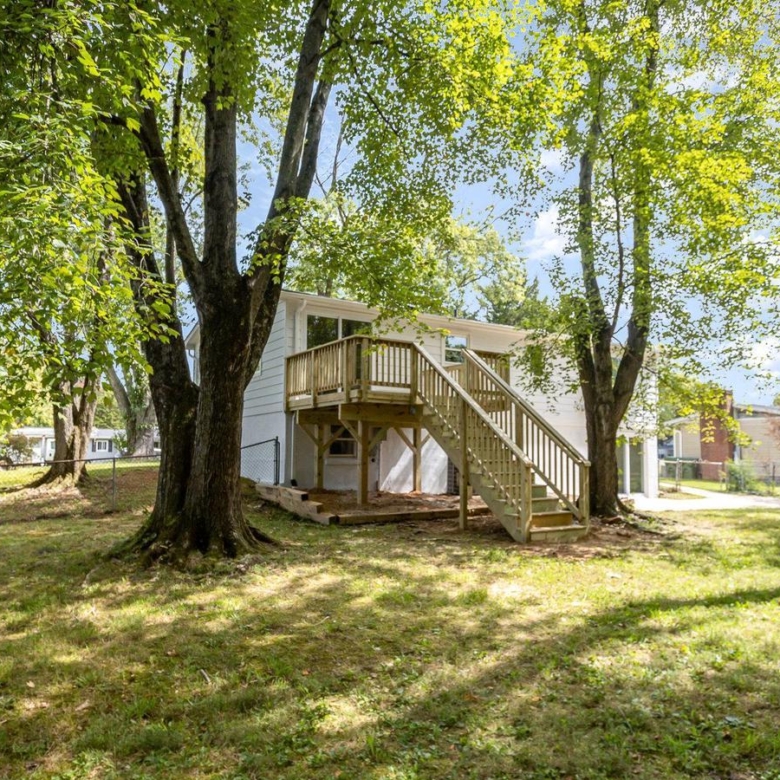 108 Oakridge Dr, Stafford, VA
