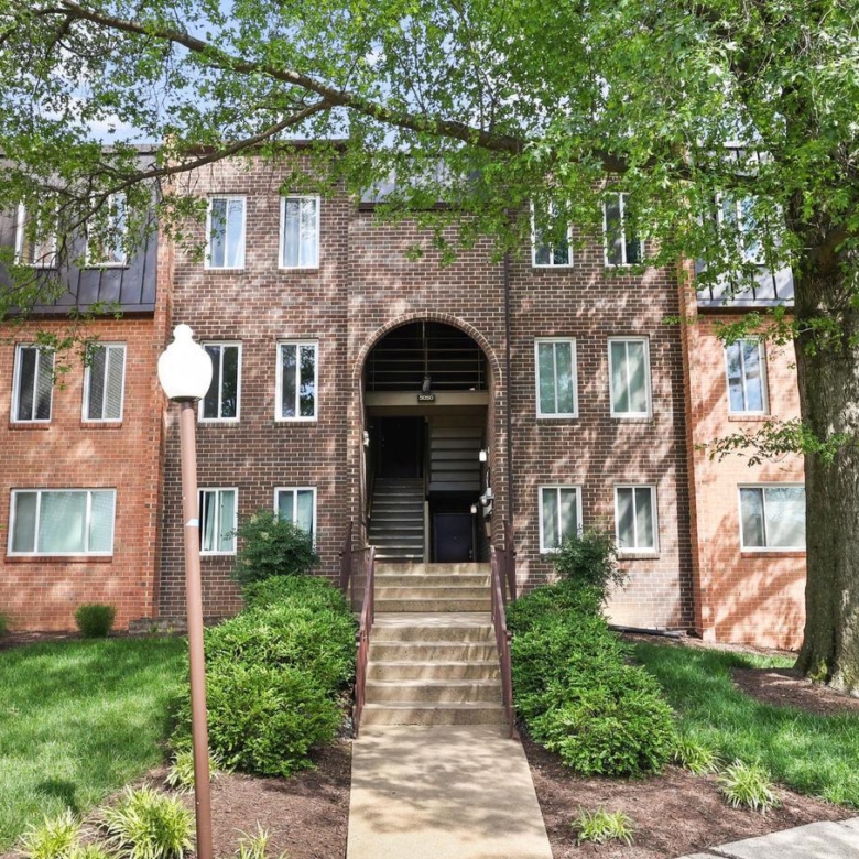 5050 7th Rd S #201, Arlington, VA