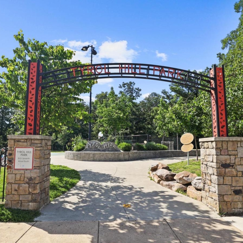 5050 7th Rd S #201, Arlington, VA