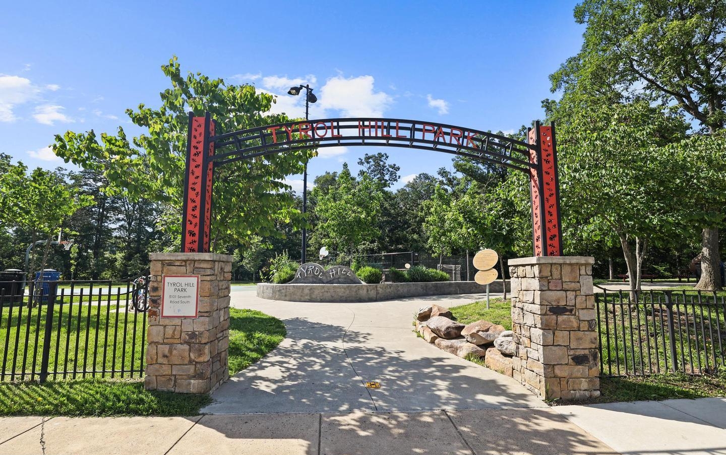 5050 7th Rd S #201, Arlington, VA