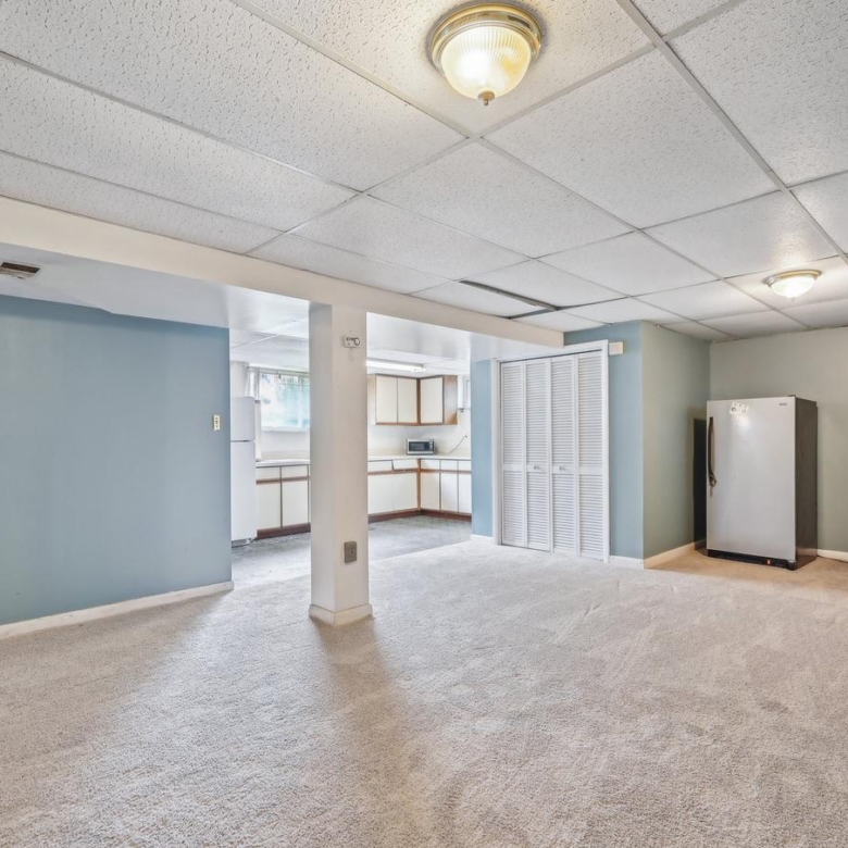 5800 Delta Ln, Suitland, MD