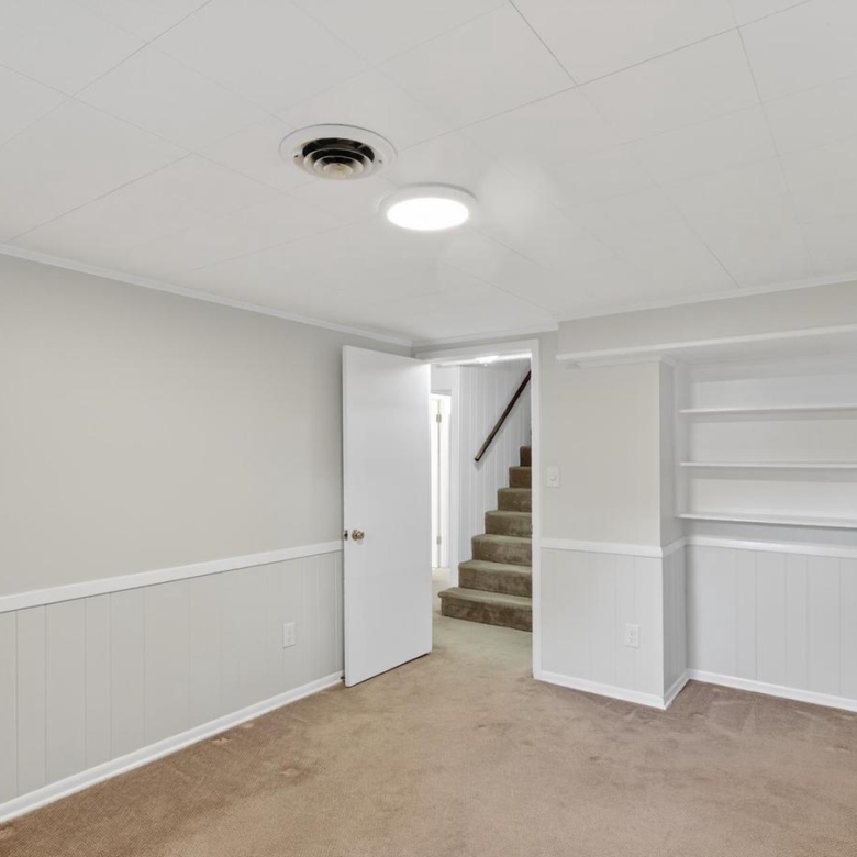 6824 Constance Dr, Springfield, VA