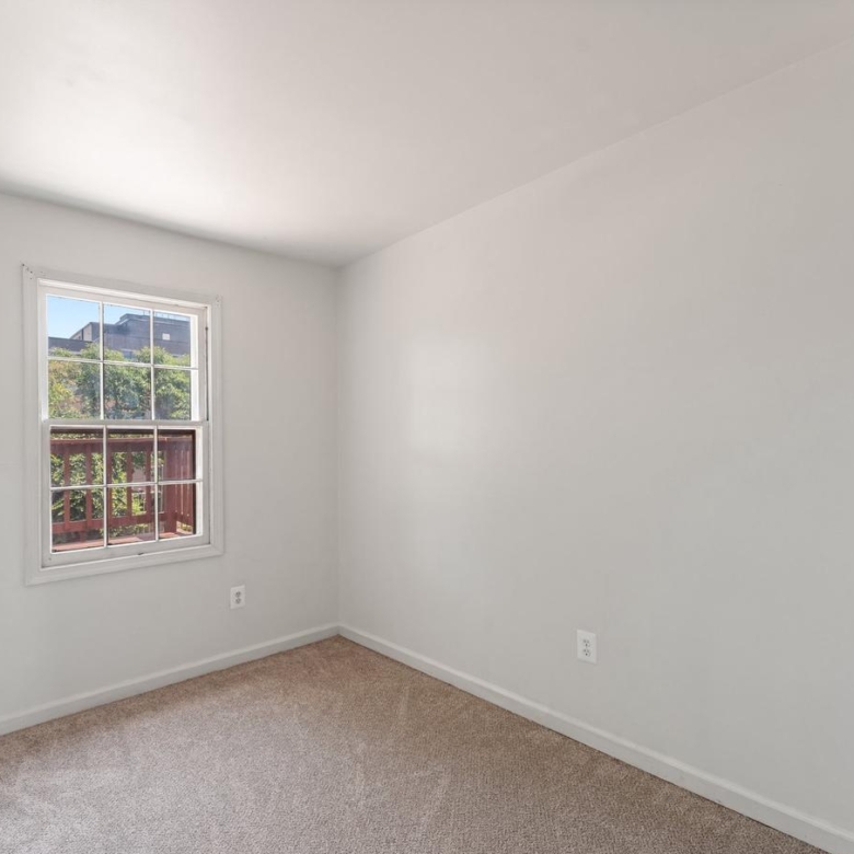 9613 Aspen Pl, Manassas, VA