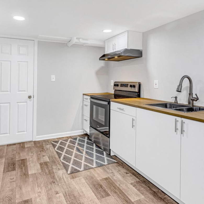 19005 Queen Dr, Triangle, VA