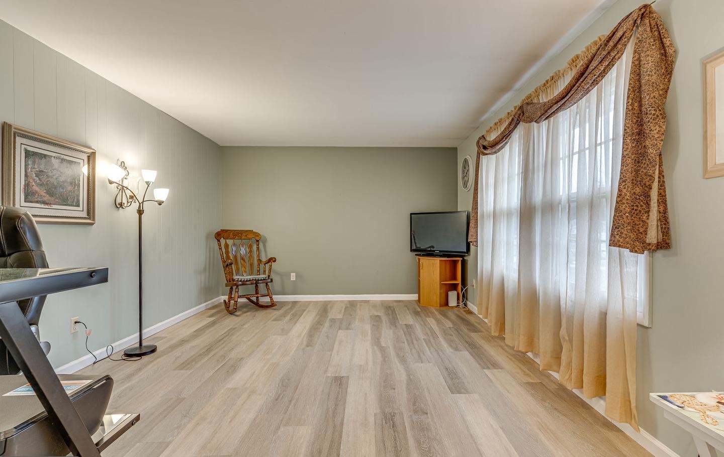 219 Brent Rd, Waldorf, MD 20602