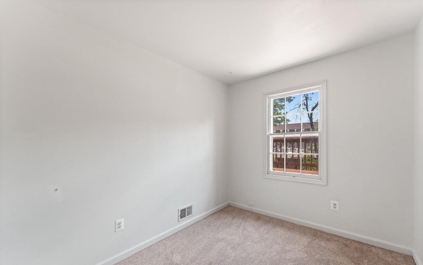 9613 Aspen Pl, Manassas, VA