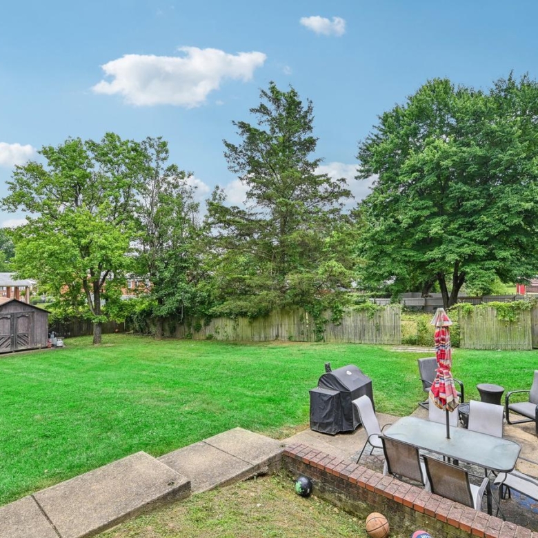 5800 Delta Ln, Suitland, MD