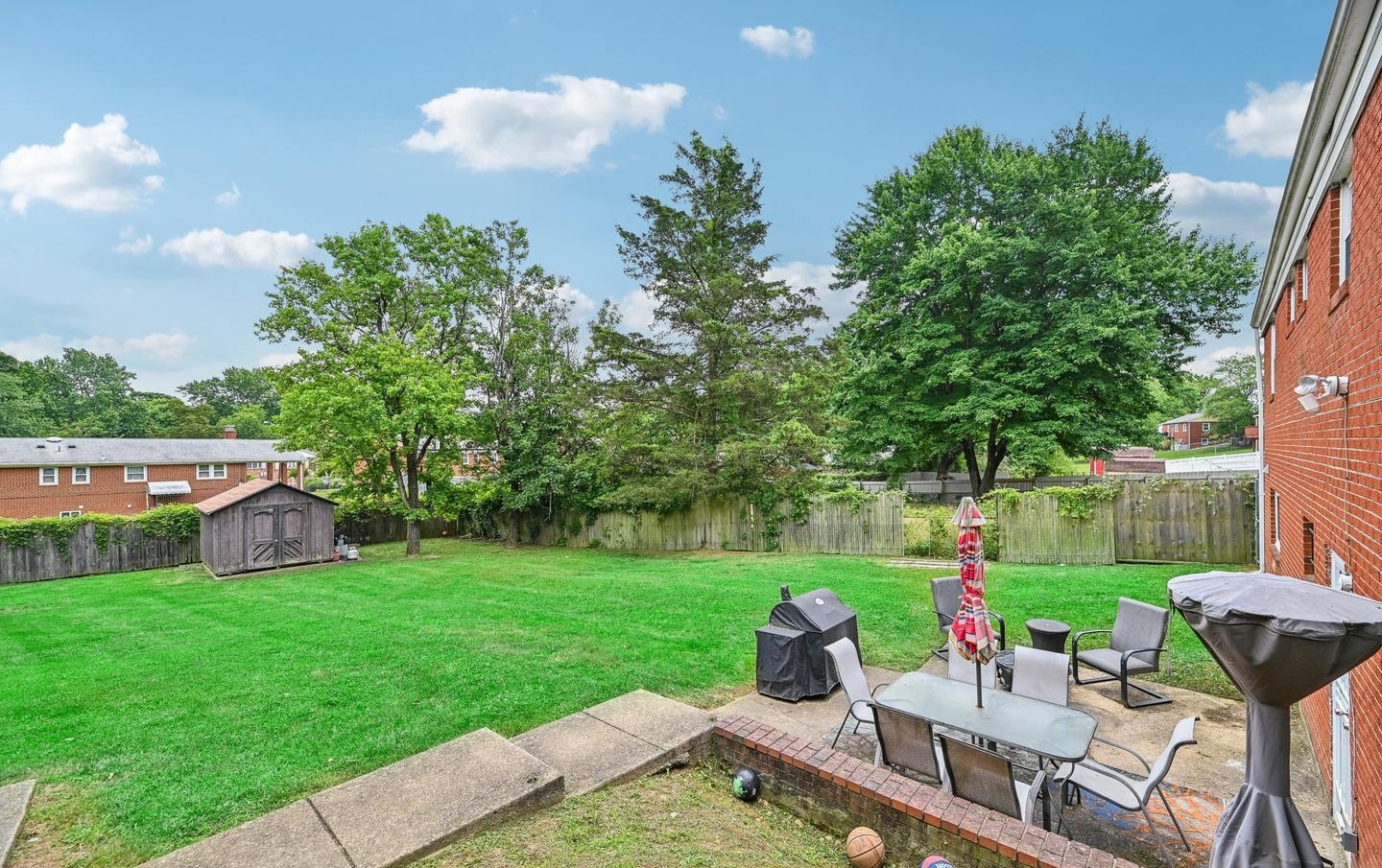 5800 Delta Ln, Suitland, MD
