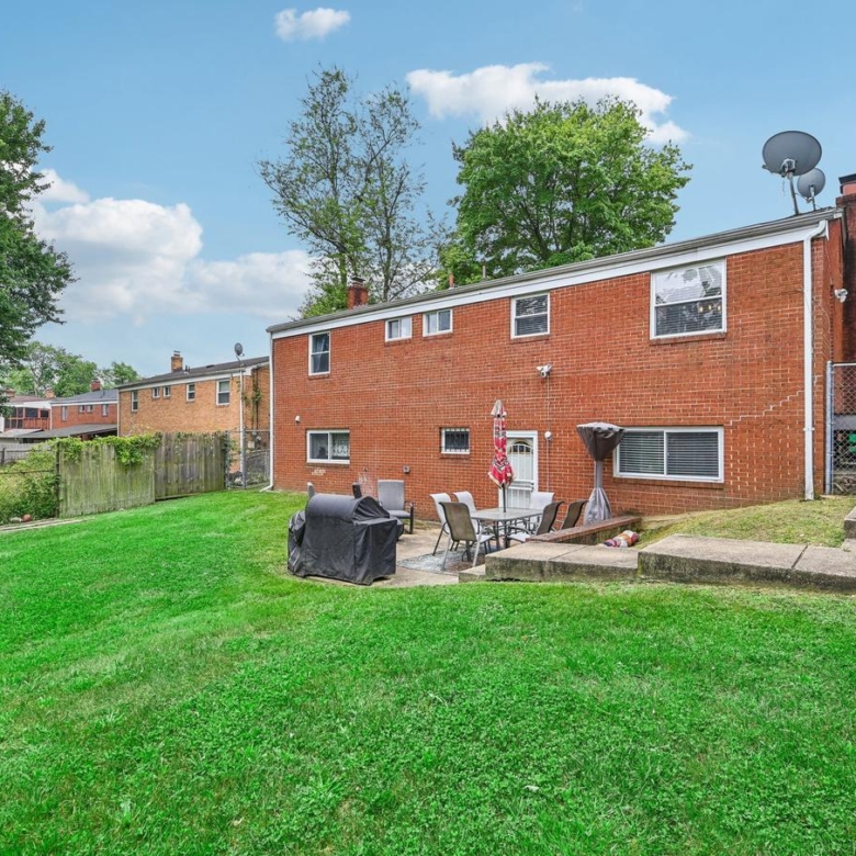 5800 Delta Ln, Suitland, MD