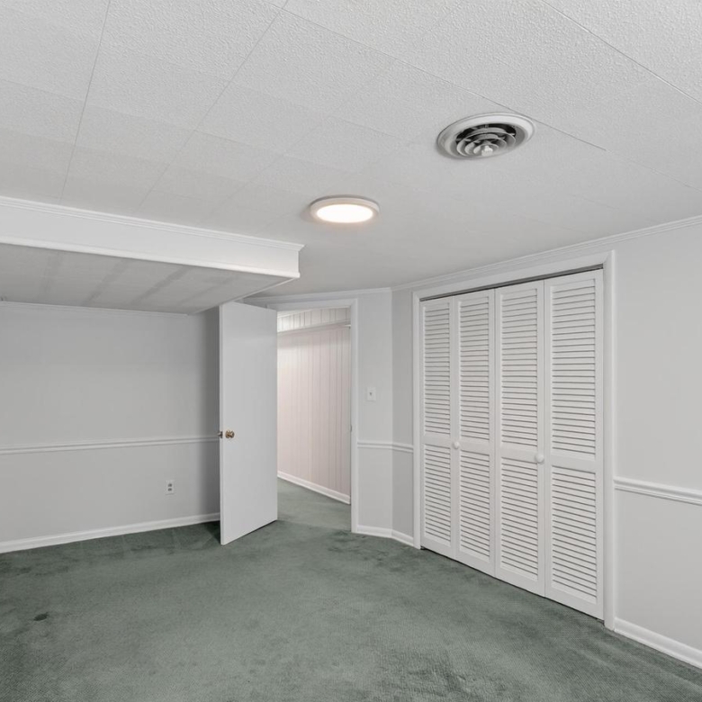 6824 Constance Dr, Springfield, VA