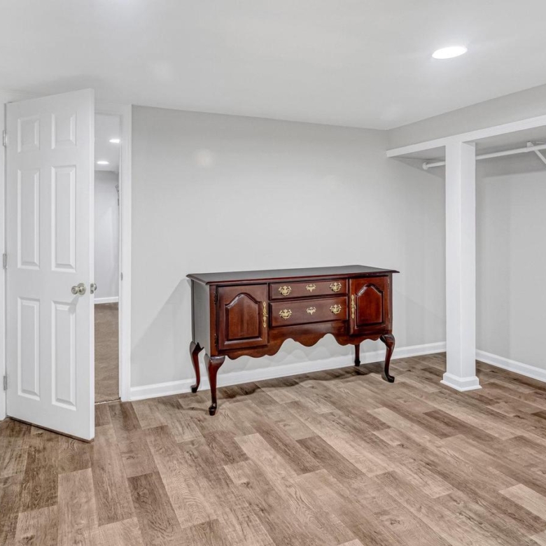 19005 Queen Dr, Triangle, VA