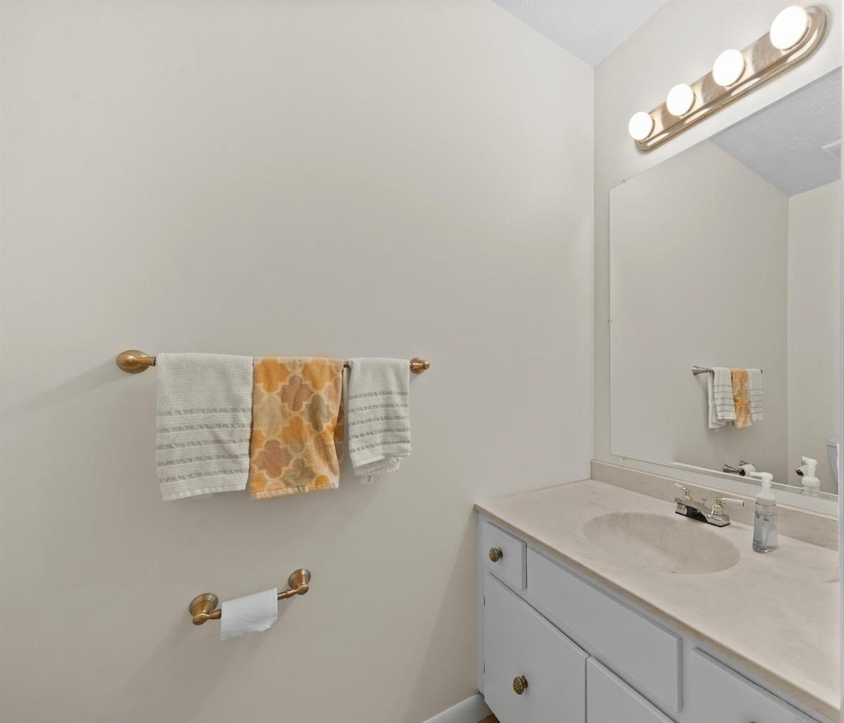 2205 Neville Ct, Waldorf, MD