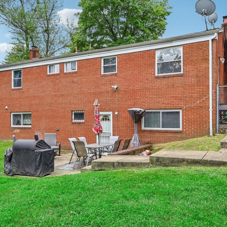 5800 Delta Ln, Suitland, MD