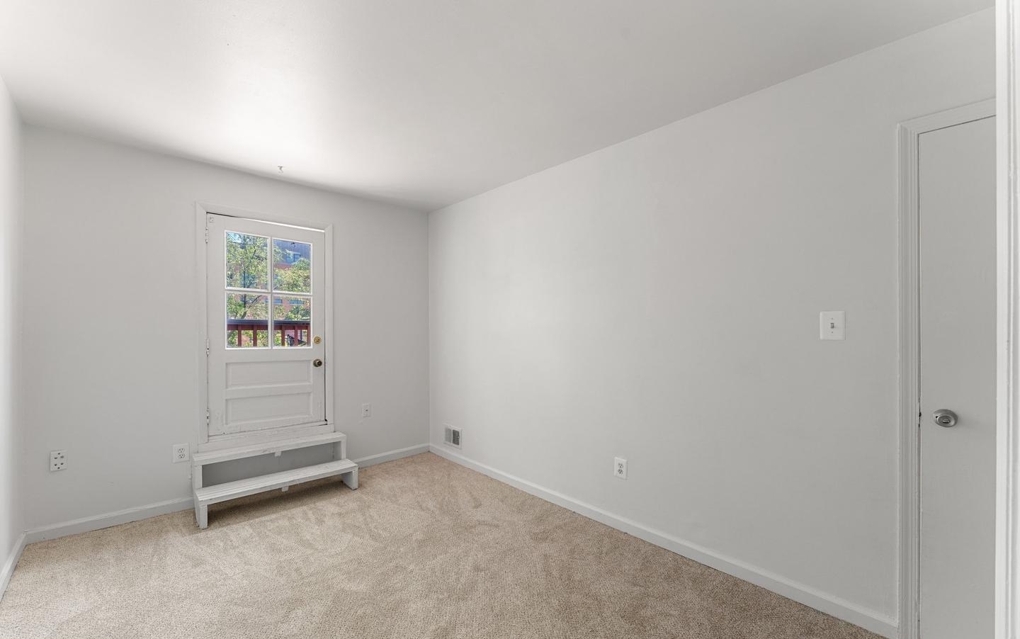 9613 Aspen Pl, Manassas, VA