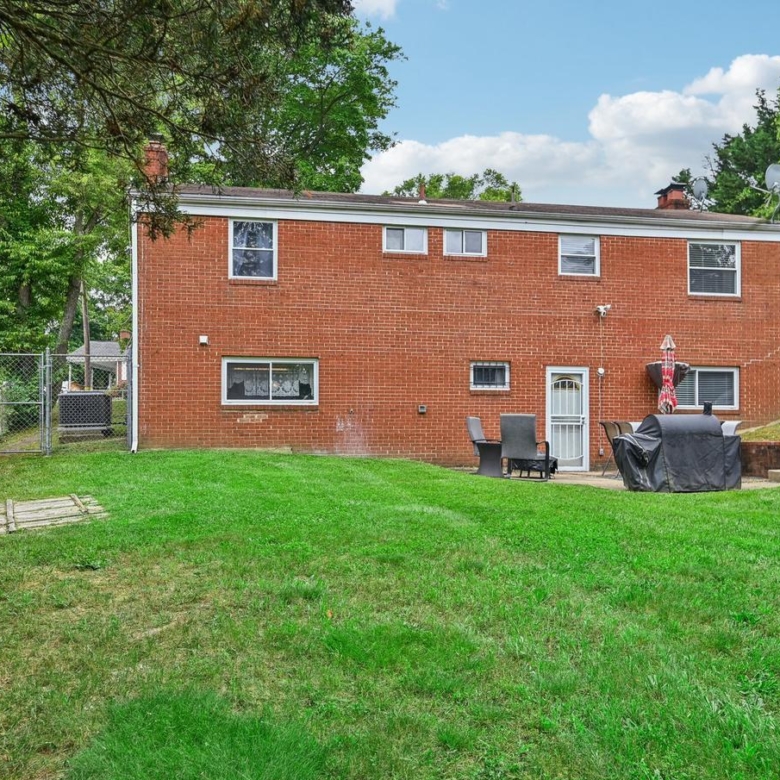5800 Delta Ln, Suitland, MD