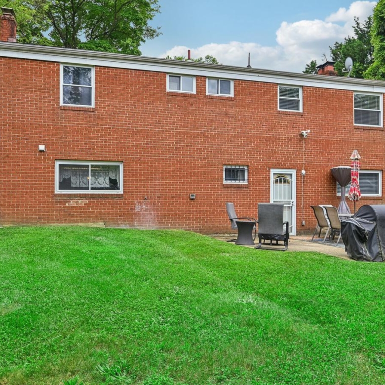 5800 Delta Ln, Suitland, MD
