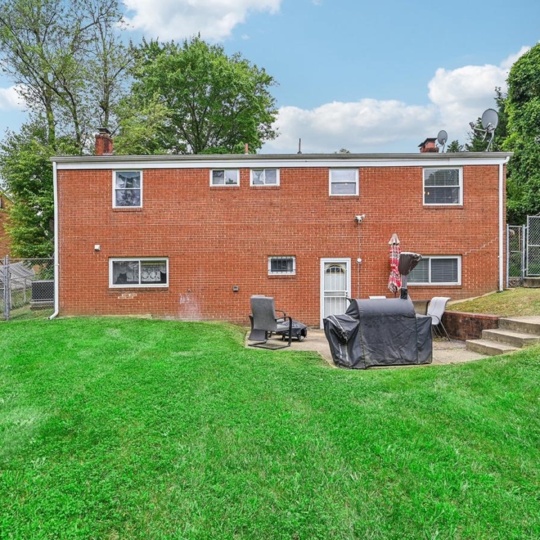 5800 Delta Ln, Suitland, MD