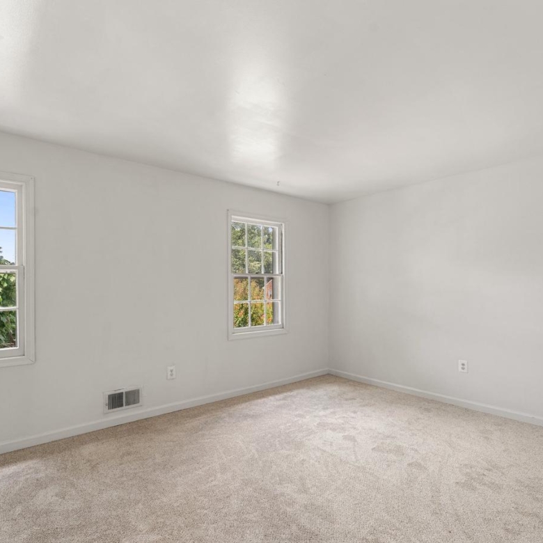 9613 Aspen Pl, Manassas, VA