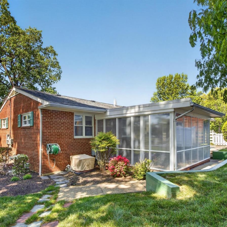 6824 Constance Dr, Springfield, VA