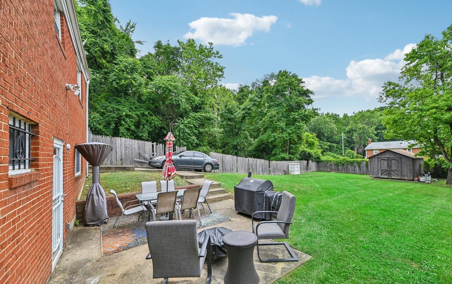 5800 Delta Ln, Suitland, MD