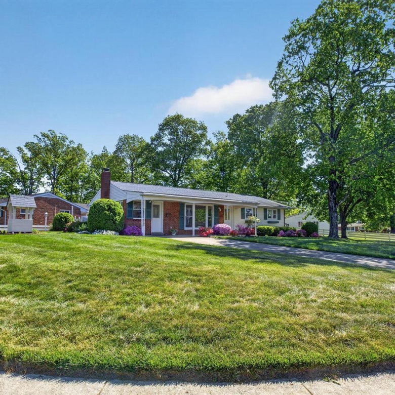 6824 Constance Dr, Springfield, VA