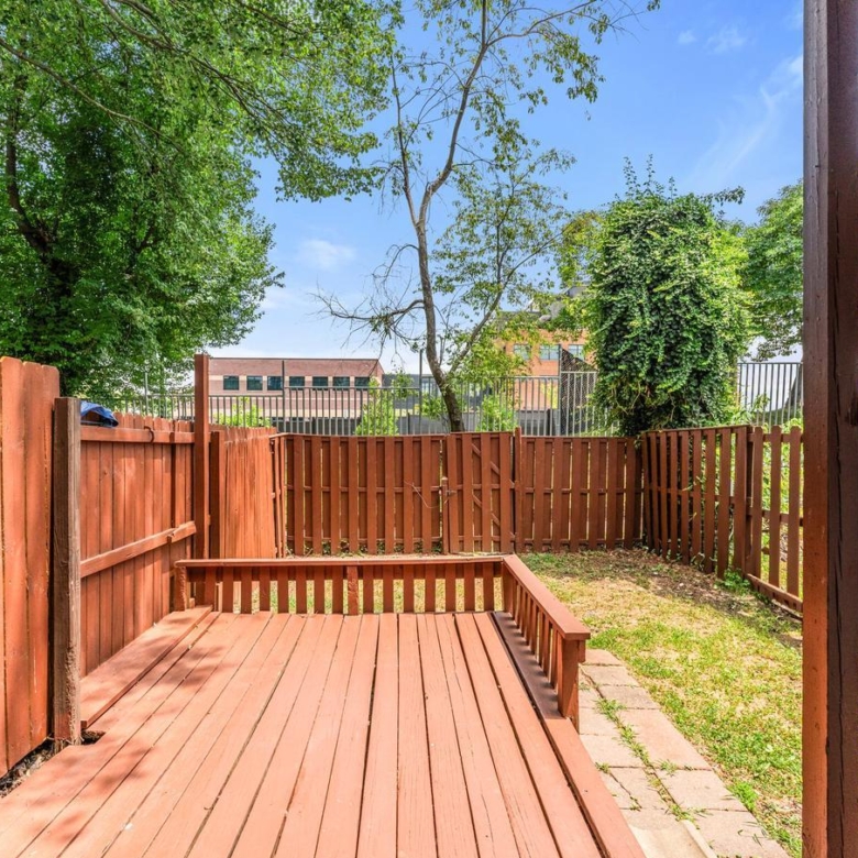 9613 Aspen Pl, Manassas, VA