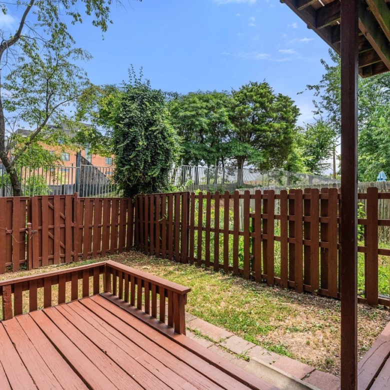 9613 Aspen Pl, Manassas, VA